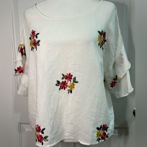 Forever 21 creamy white with floral embroidery ruffle sleeve blouse size XL